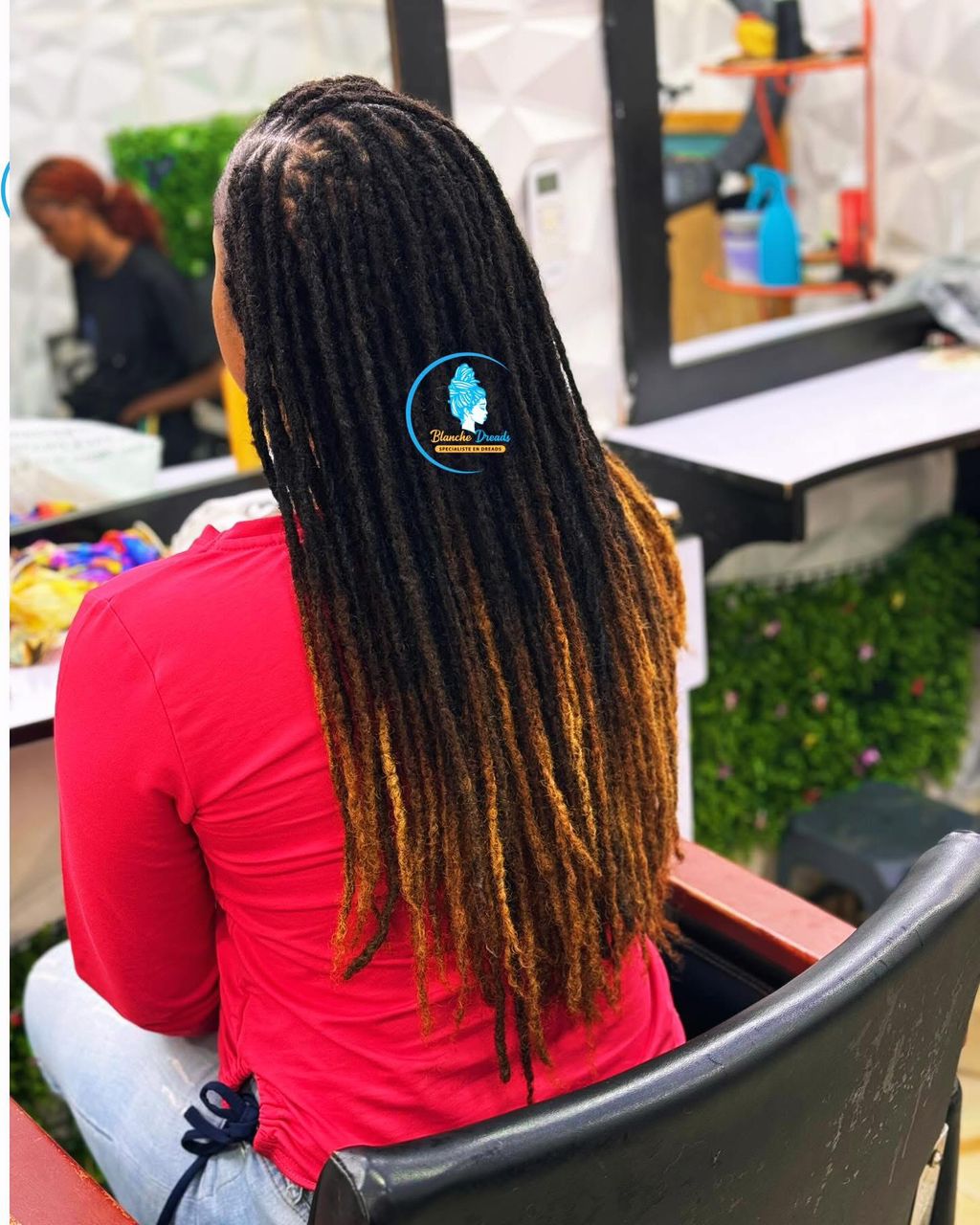 Dreads longues dégradé caramel