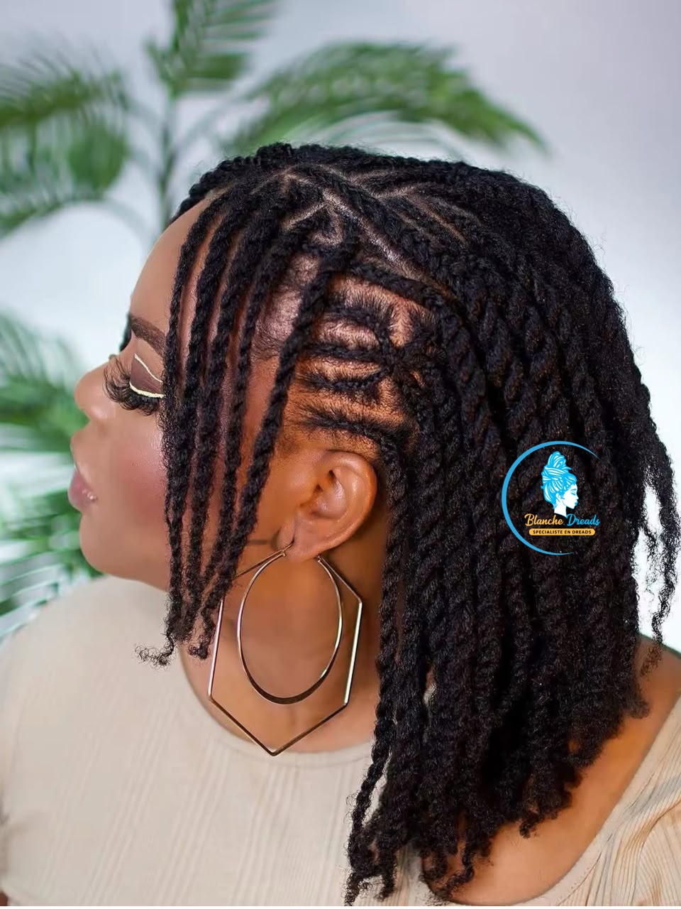 Twists naturels femme profil élégant