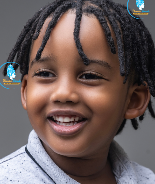 Enfant avec dreads naturelles